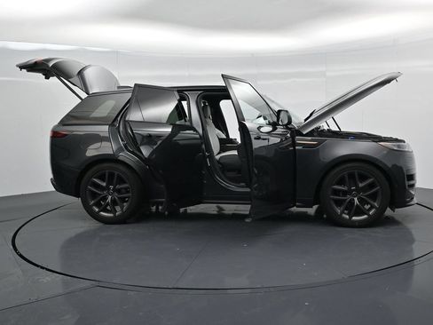 Used 2024 Land Rover Range Rover Sport Dynamic SE AWD/4WD image 24