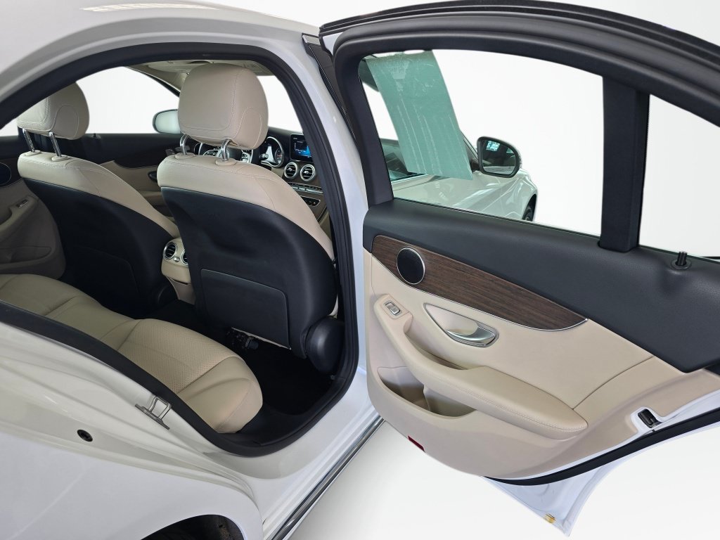 Used 2020 Mercedes-Benz C 300 4MATIC Sedan image 38