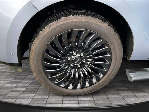 Used 2020 Lincoln Navigator L Black Label w/ Cargo Convenience Package image 9