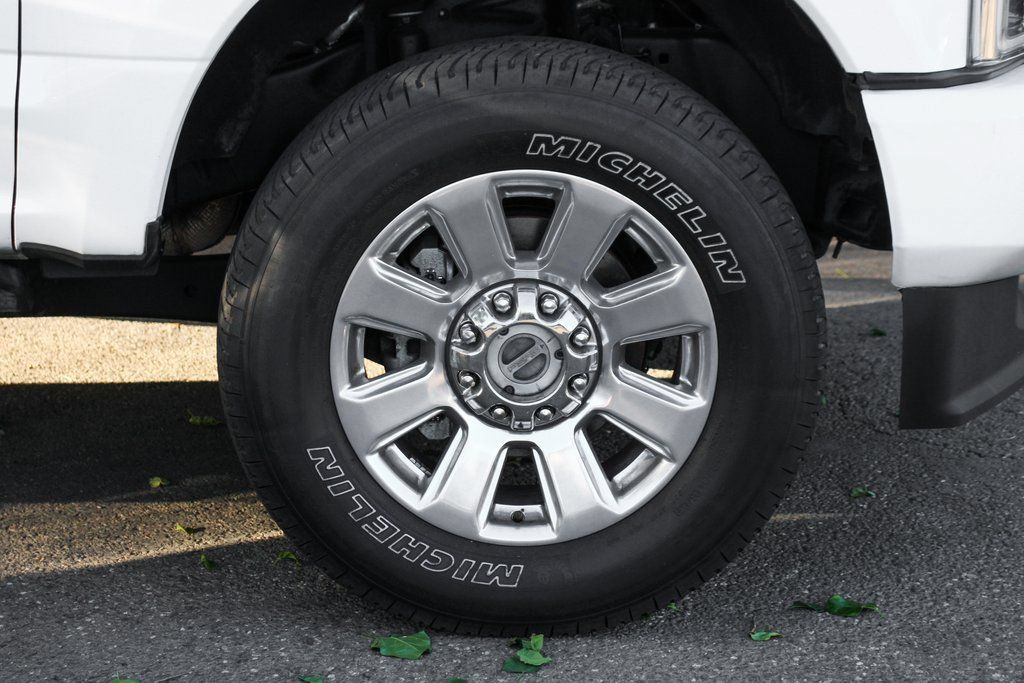 Used 2022 Ford F250 Platinum w/ FX4 Off-Road Package AWD/4WD image 47