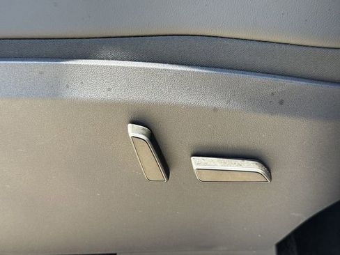 Used 2025 Tesla Model Y Performance image 26