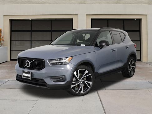 Used 2021 Volvo XC40 T5 R-Design w/ Protection Package Premier image 3