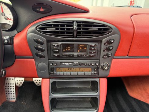 Used 1997 Porsche Boxster image 24
