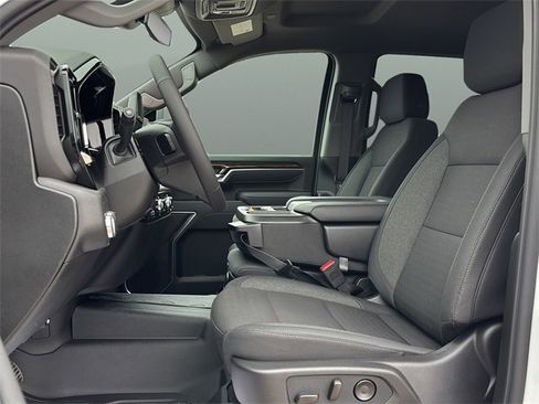 New 2026 GMC Sierra 2500 SLE w/ SLE Value Package; image 10