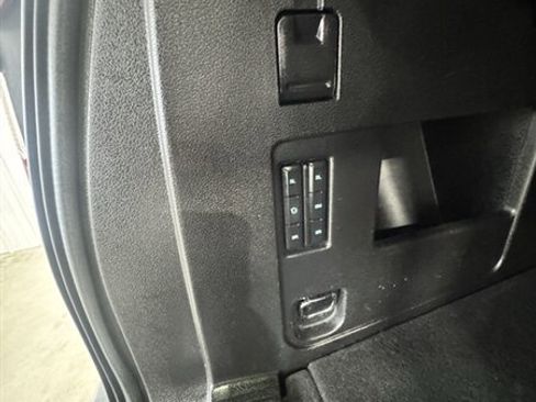 Used 2018 Ford Expedition XLT w/ Equipment Group 202A image 13