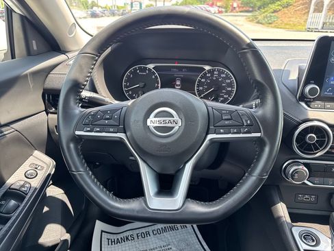 Used 2022 Nissan Sentra SV FWD image 15