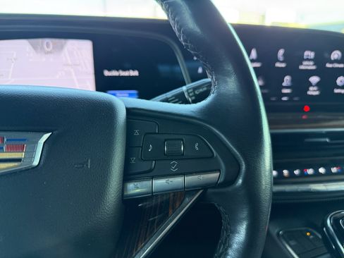Used 2022 Cadillac Escalade Luxury RWD image 17