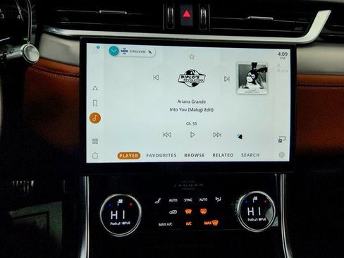 Used 2022 Jaguar XF R-Dynamic SE image 18