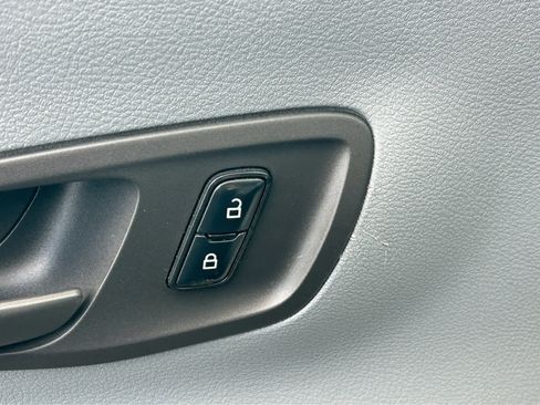 Used 2016 Ford Transit 250 130 Medium Roof image 17