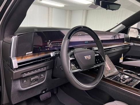 New 2026 Cadillac Escalade ESV Platinum Sport w/ LPO, ONYX Package AWD/4WD image 14