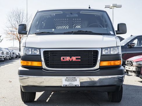 Used 2023 GMC Savana 2500 image 2