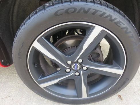 Used 2015 Volvo XC60 T6 R-Design image 11