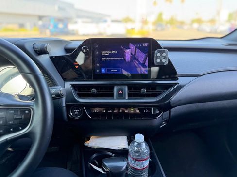 Used 2023 Lexus UX 250h FWD w/ Accessory Package (Z2) image 9