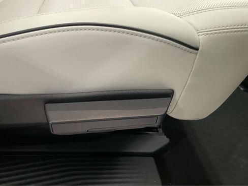 Used 2025 Ford Expedition Max Platinum w/ Platinum Ultimate Package AWD/4WD image 42