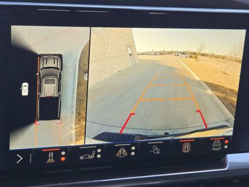 Used 2025 Chevrolet Silverado 1500 LT Trail Boss w/ Convenience Package II image 19