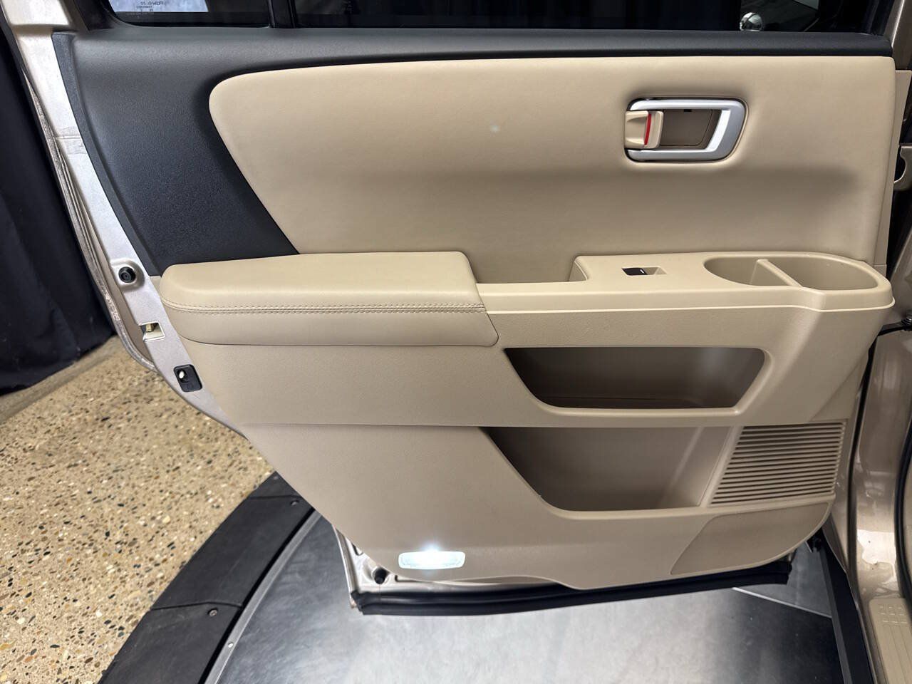 Used 2011 Honda Pilot EX-L image 21