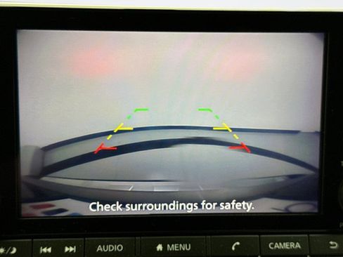 Used 2023 Nissan Rogue SV image 15