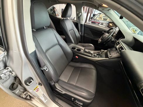 Used 2015 Lexus IS 250 w/ Premium Package RWD image 41