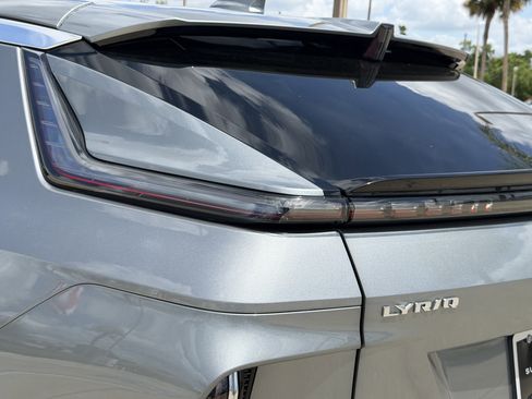 New 2026 Cadillac Lyriq Luxury AWD/4WD image 9