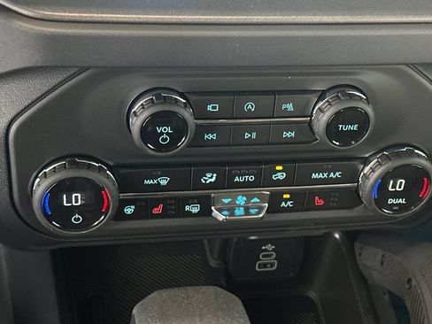 New 2026 Ford Bronco Badlands AWD/4WD image 17