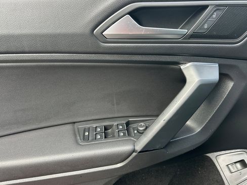 Used 2019 Volkswagen Tiguan SEL R-Line image 11