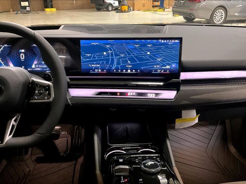 New 2026 BMW 540i xDrive w/ M Sport Package image 6