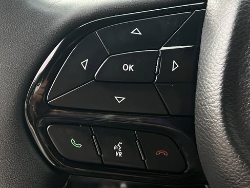 Used 2024 Chrysler Pacifica Limited w/ S Appearance Package image 12