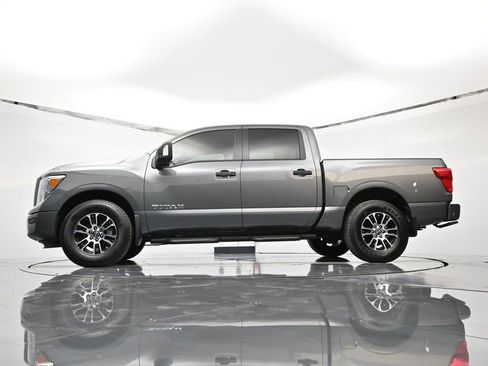 Used 2024 Nissan Titan SV w/ SV Convenience Package image 44