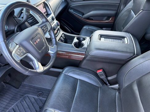 Used 2017 GMC Yukon SLT AWD/4WD image 10