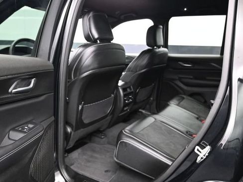Used 2025 Jeep Grand Cherokee Altitude AWD/4WD image 20