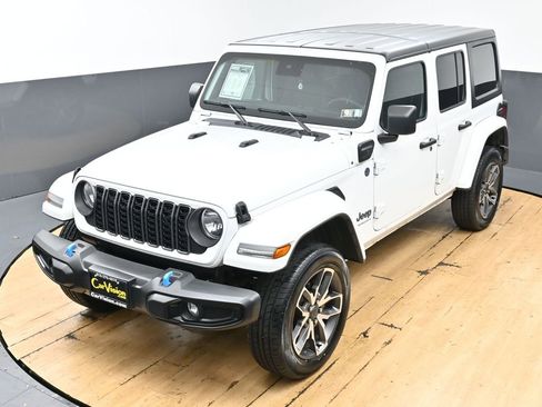 Used 2024 Jeep Wrangler Unlimited w/ Convenience Group AWD/4WD image 45