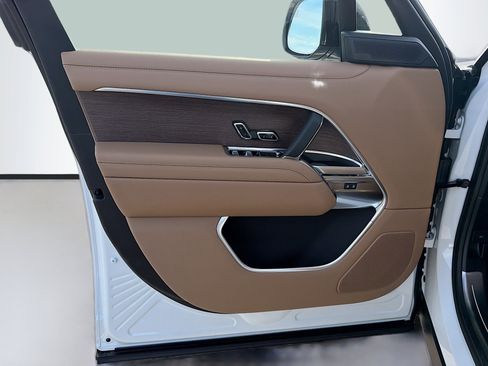 New 2026 Land Rover Range Rover SE image 23