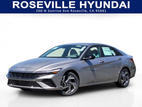 New 2025 Hyundai Elantra SEL image 1