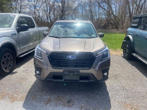 Used 2024 Subaru Forester Premium AWD/4WD image 2