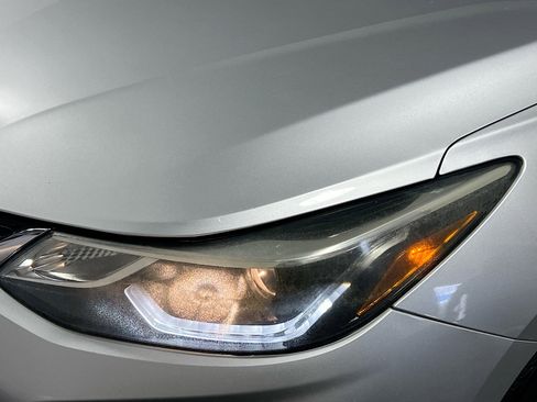 Used 2017 Chevrolet Cruze LT image 10