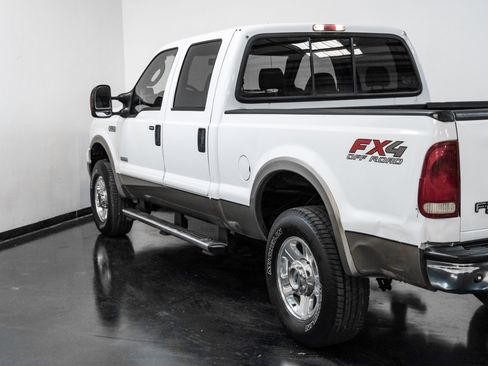 Used 2006 Ford F250 Lariat image 12