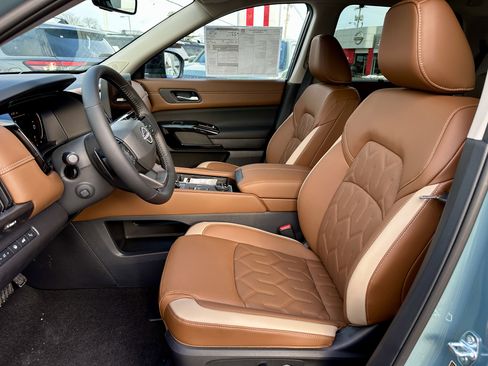 New 2026 Nissan Pathfinder Platinum image 29