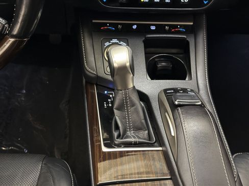 Used 2017 Lexus ES 300h w/ Luxury Package FWD image 23