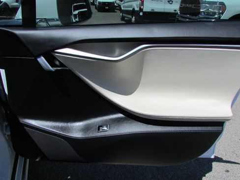 Used 2020 Tesla Model S Long Range Plus AWD/4WD image 22