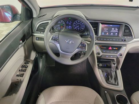 Used 2017 Hyundai Elantra SE image 16