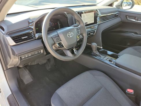 Used 2025 Toyota Camry LE image 16