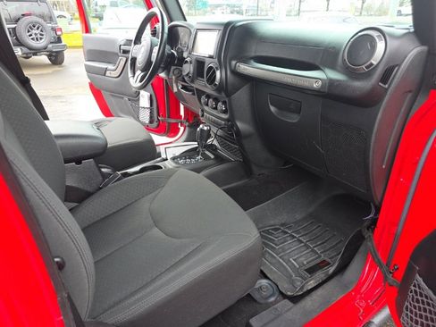 Used 2015 Jeep Wrangler Unlimited Sport w/ Connectivity Group image 10