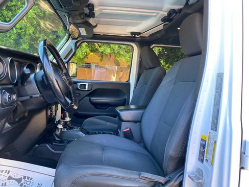 Used 2021 Jeep Gladiator Sport AWD/4WD image 17