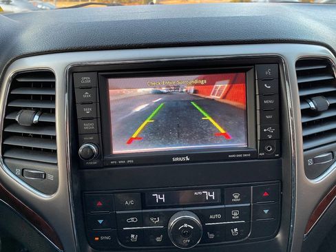 Used 2013 Jeep Grand Cherokee Limited w/ Advance Technology Group image 22