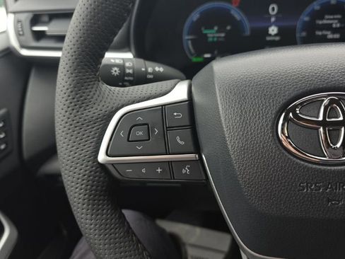 Certified 2025 Toyota Sienna Platinum image 25