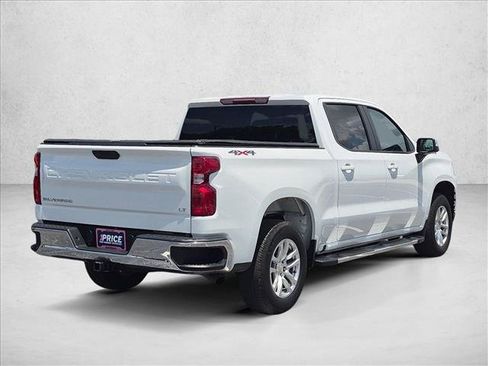 Used 2022 Chevrolet Silverado 1500 LT AWD/4WD image 5
