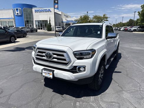 Used 2023 Toyota Tacoma Limited AWD/4WD image 2