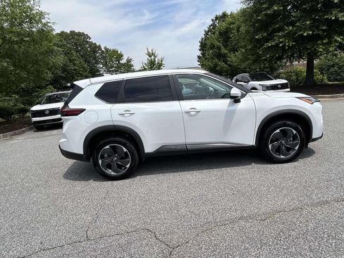 Used 2025 Nissan Rogue SV AWD/4WD image 6