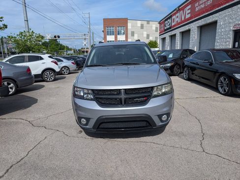Used 2019 Dodge Journey SE w/ Connectivity Group FWD image 4