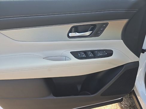 New 2025 Nissan Murano SL image 13